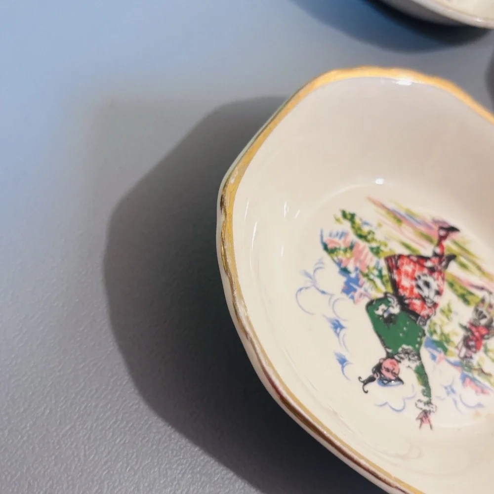 Set of 4 Scottish Trinket Bowls Vintage Bagpiper & Man In Kilt Gold Trim Glasgow
